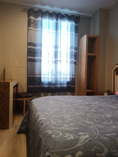 Bedroom 5, Hôtel Azur, Paris