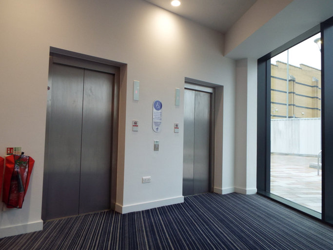 Others 5, Holiday Inn Express STOCKPORT, Stockport