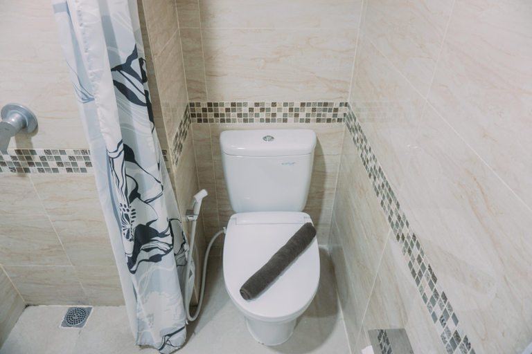 Bathroom 5, Nice and Modern Studio Apartment B Residence By Travelio, South Tangerang