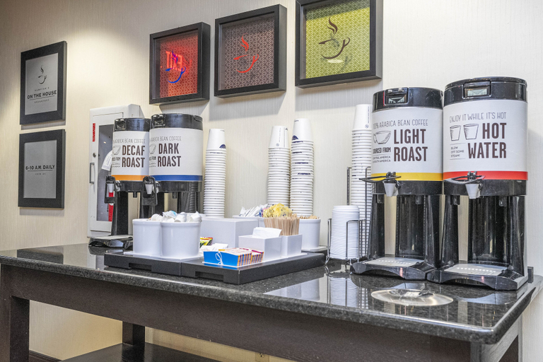 Food & Drinks 5, Hampton Inn Spring Hill, Hernando