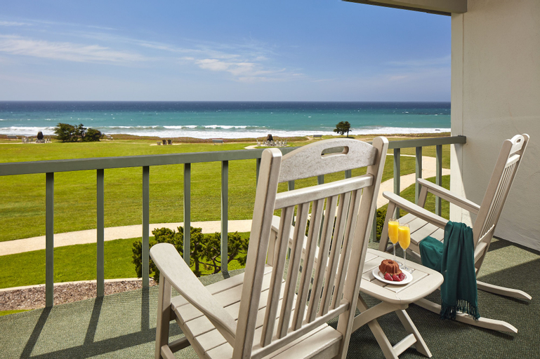 Exterior & Views 8