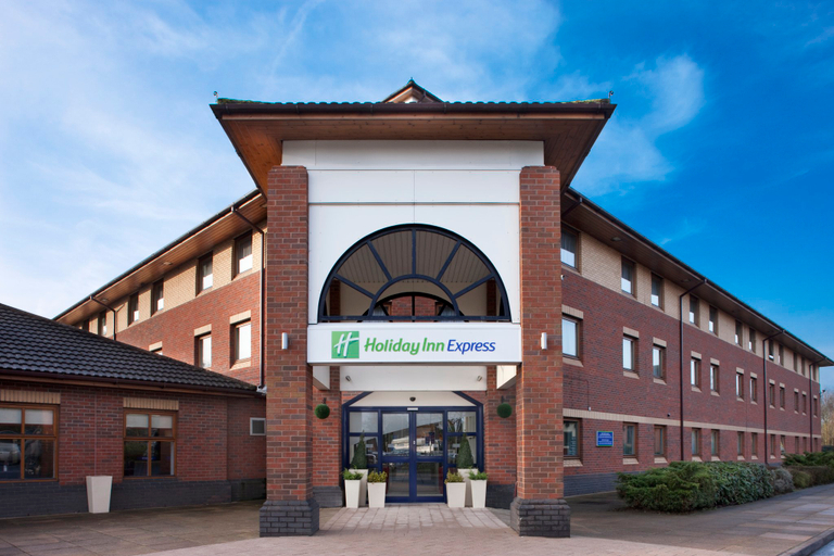 Exterior & Views 5, Holiday Inn Express WARWICK - STRATFORD-UPON-AVON by IHG, Warwickshire