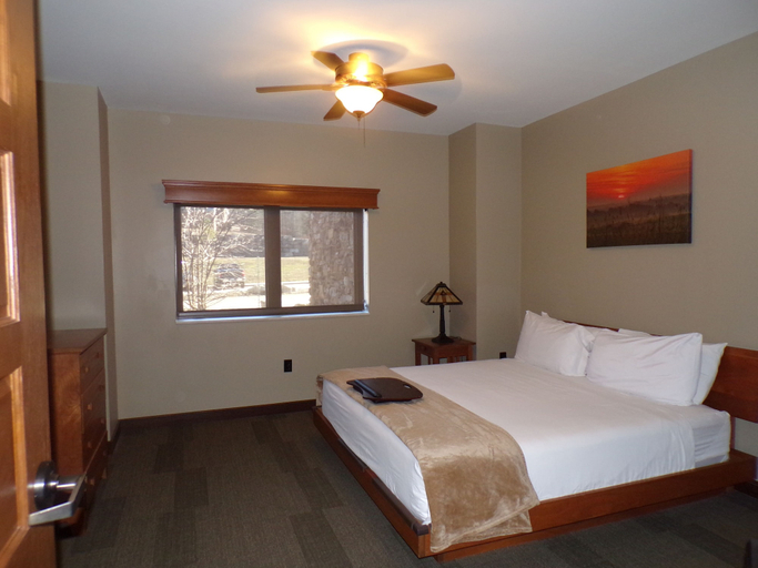 Bedroom 2, Echo Bluff State Park, Shannon