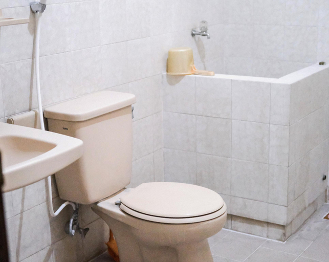 Bathroom 4, De Bhumiarsi 3BR AC Pasteur Bandung, Bandung
