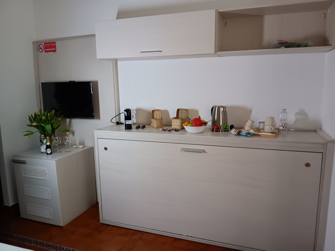 Others 5, Andenis Tiber House, Rome