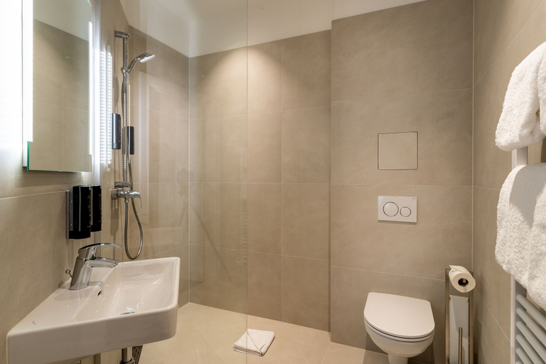 Bathroom 4, DaunTown Rooms - Self Check-In, Wien