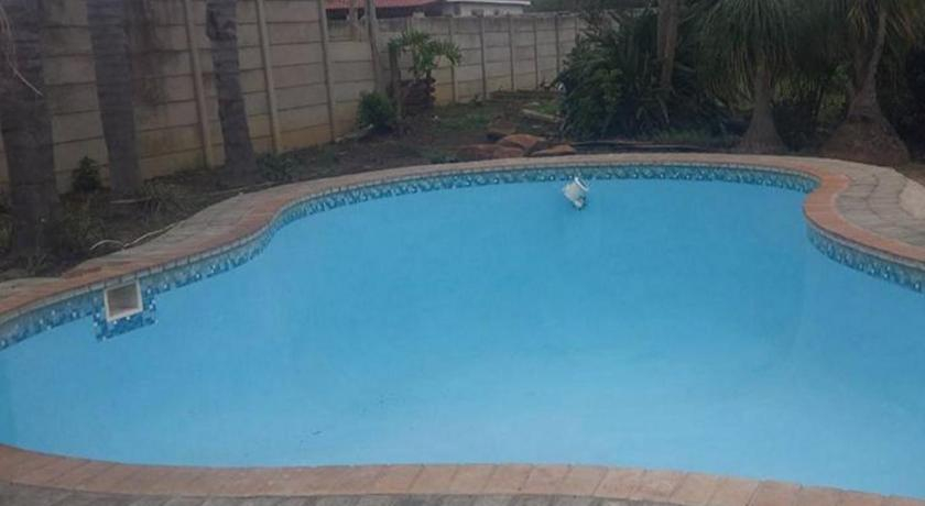 Swimming pool, Emangweni Guest House, Zululand