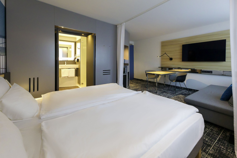 Bedroom 2, Novotel Suites Berlin City Potsdamer Platz, Berlin