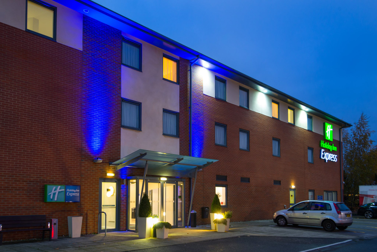 Exterior & Views 5, Holiday Inn Express BEDFORD, Central Bedfordshire