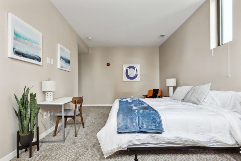 Modern Downtown Apartment, Wayne