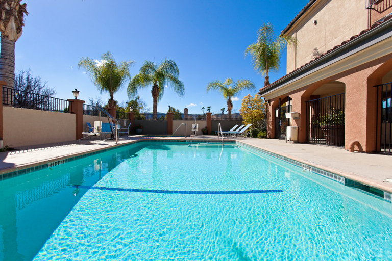 Sport & Beauty 3, Holiday Inn Express TEMECULA by IHG, Riverside