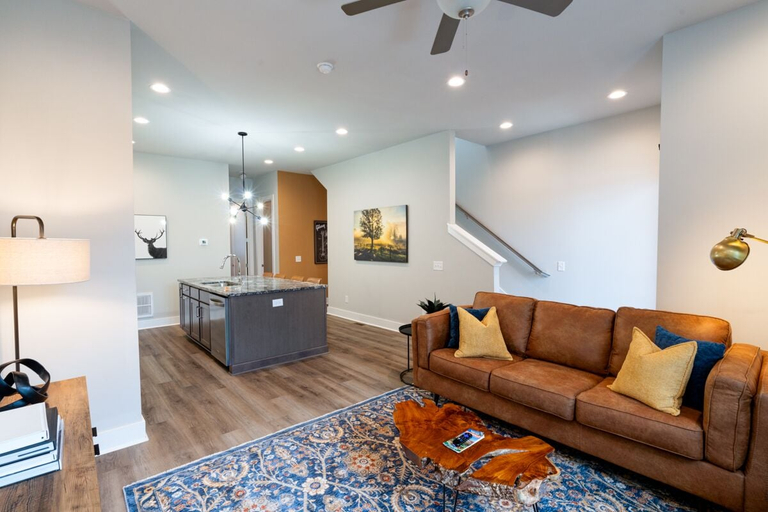 Others 5, Music City Comfort, Davidson