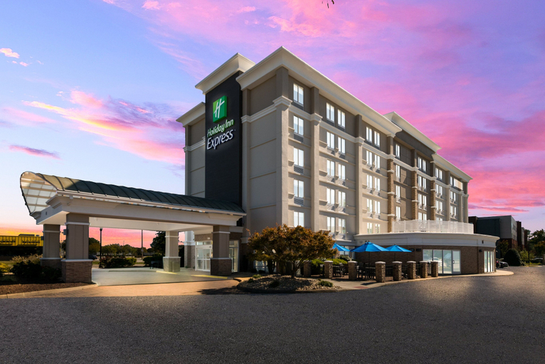 Exterior & Views 2, Holiday Inn Express HAMPTON - COLISEUM CENTRAL by IHG, Hampton