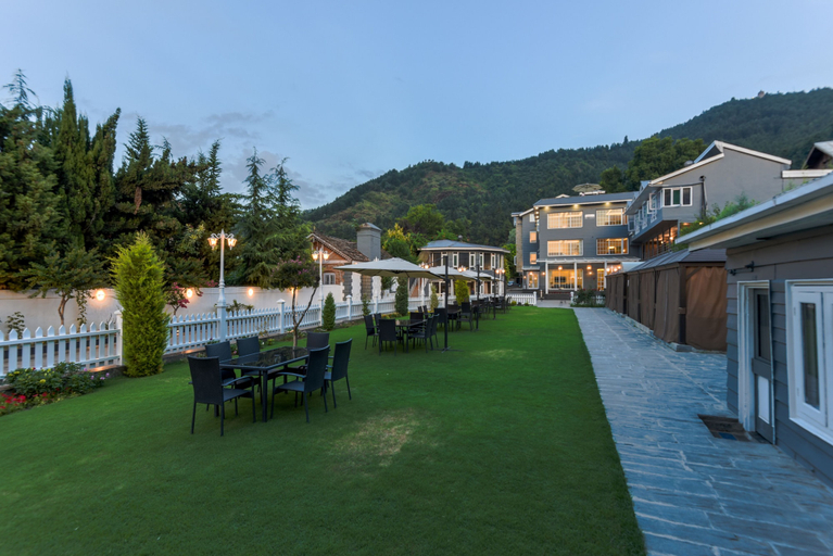 Exterior & Views 2, Hotel Grand Boulevard, Srinagar