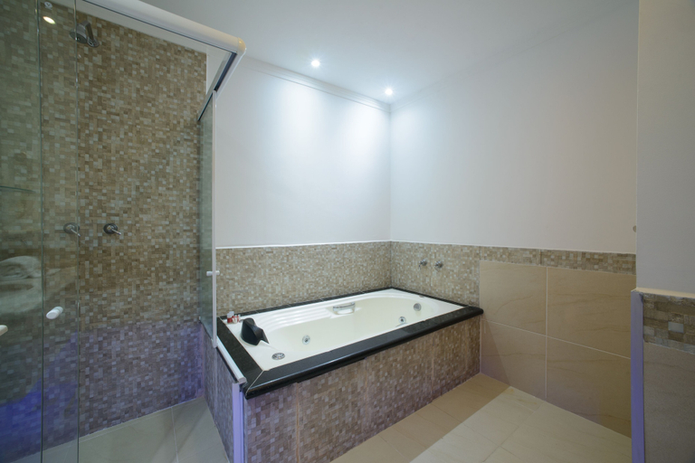 Bathroom 4, Faro Hotel, Atibaia
