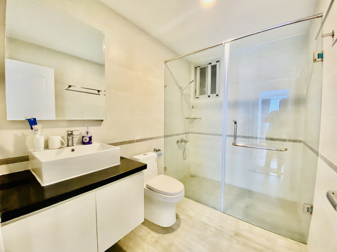 Bathroom 5, Tony Apartment Scenic Valley , District 7