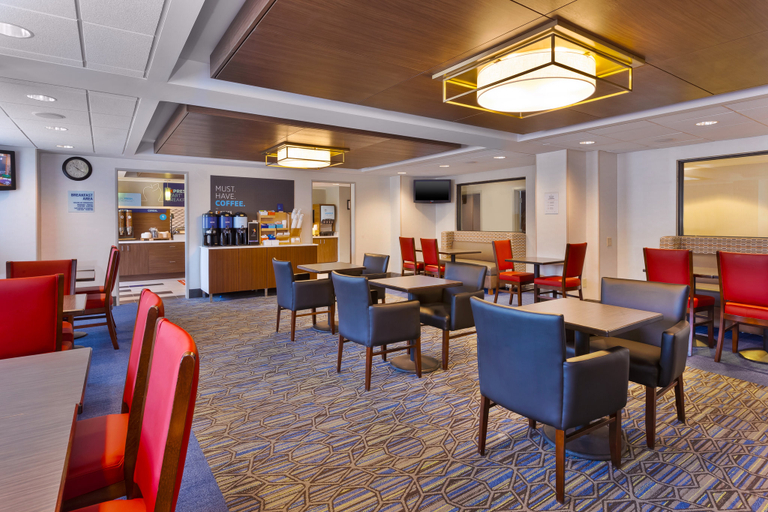 Food & Drinks 4, Holiday Inn Express WALDORF by IHG, Charles