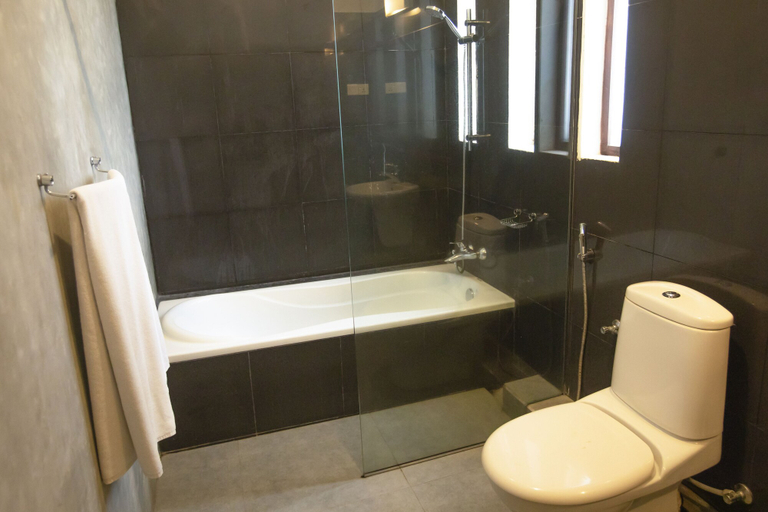 Bathroom 4, Birds Park Polgahawela, Alawwa
