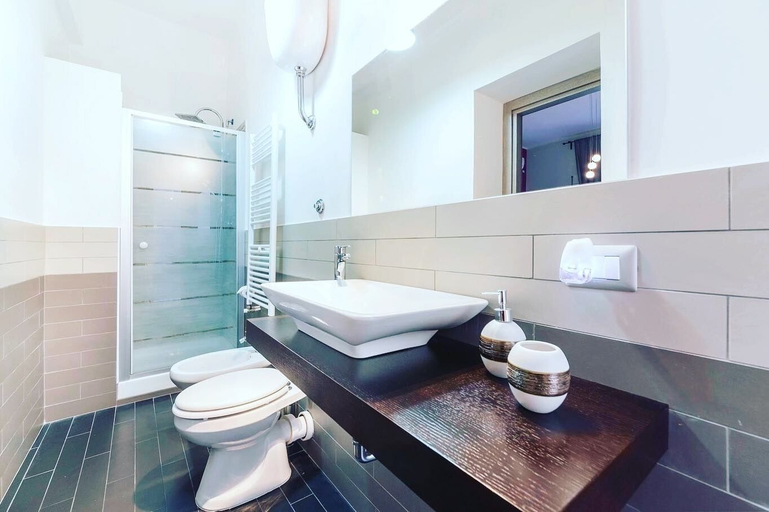 Bathroom 5, The Place to be & B, Rome