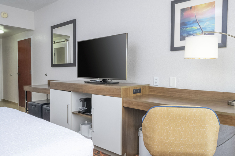 Bedroom 3, Hampton Inn Spring Hill, Hernando