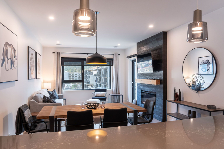 Food & Drinks, Altitude Adjustment Revelstoke Vacations, Columbia-Shuswap