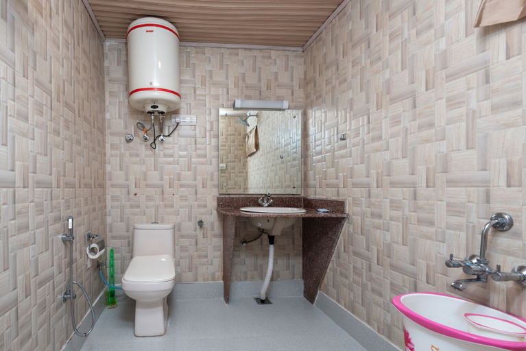 Bathroom 5, Hotel Grand Boulevard, Srinagar