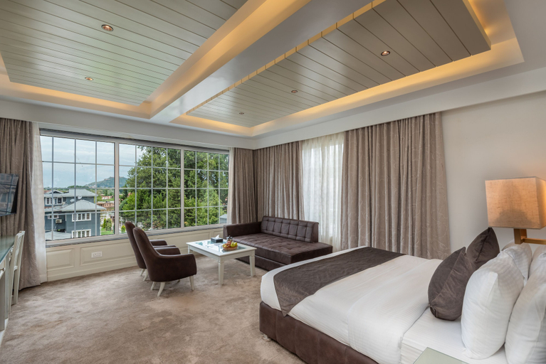 Bedroom 3, Hotel Grand Boulevard, Srinagar