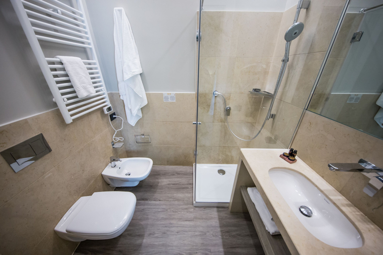 Bathroom 5, B&B ART HOUSE, Napoli
