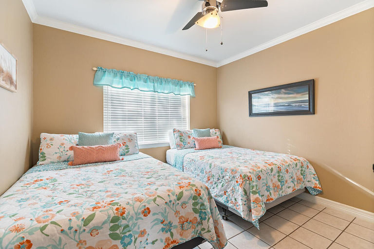 Bedroom 3, Ground Floor Condo w Pool, Next to the Beach!, Cameron
