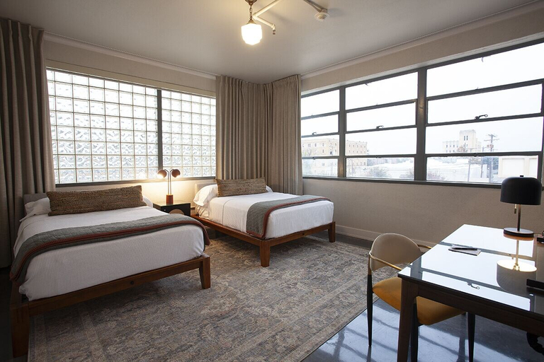 Bedroom 3, Greyhound Inn, Smith