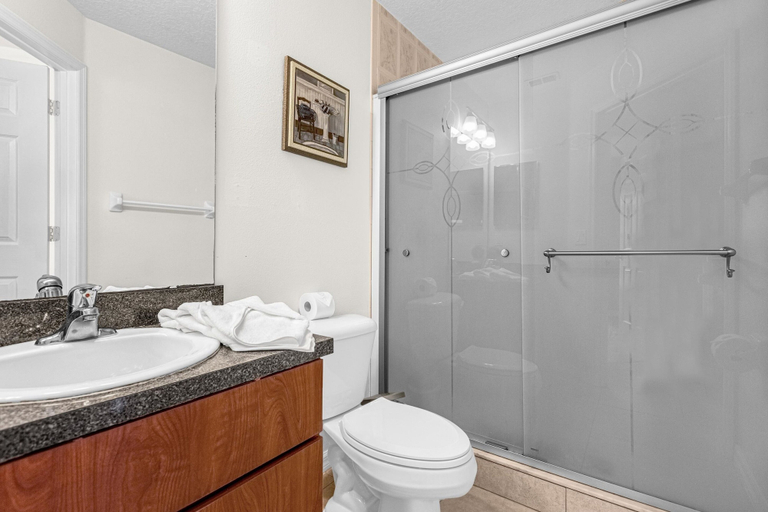 Bathroom 4, Disney Area 4BR Home with Heated Private Pool, Osceola