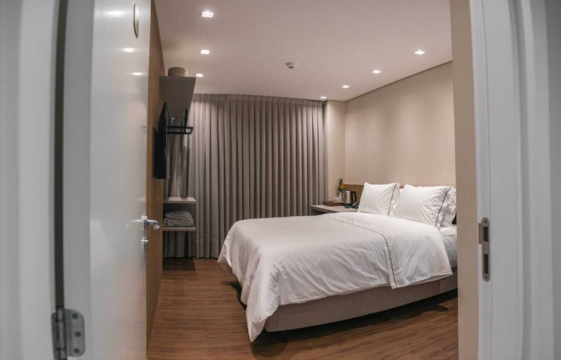 Bedroom 2, Village du Lac Hotel, Pomerode