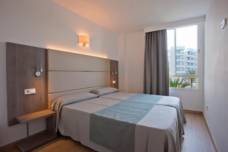 Bedroom 3, Aparthotel Playa Dorada, Baleares