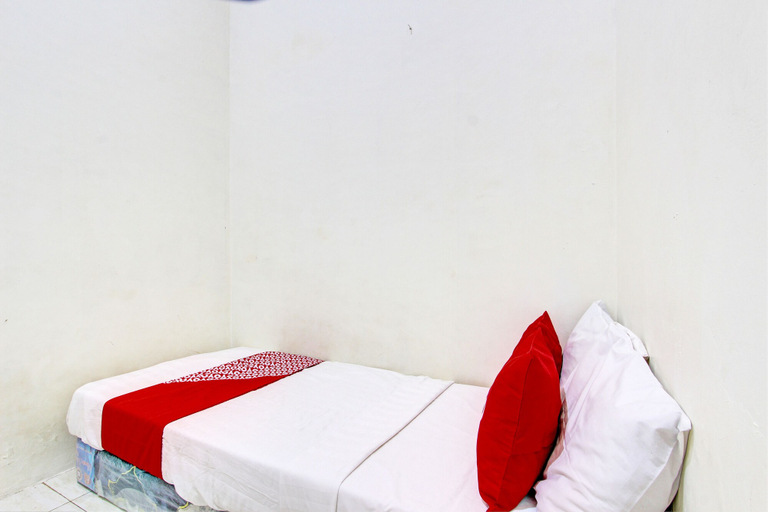 Bedroom 2, Hotel O Guest House Cemara 2, Brebes