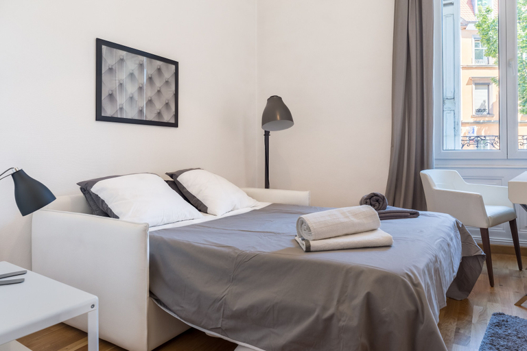 Bedroom 3, Luxueux Appartement Haussmannien Centre Ville, Haut-Rhin
