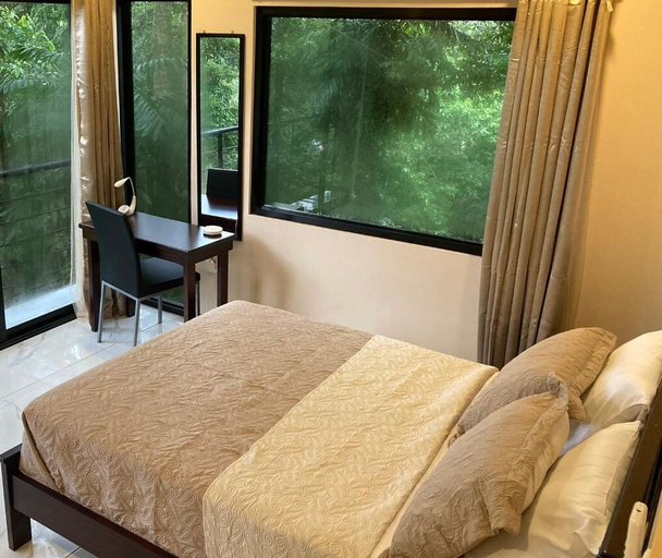 Bedroom 2, Mountain Top Park Hotel, Aguirre