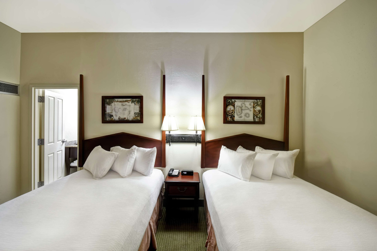 Bedroom 3, Embassy Suites by Hilton Charleston Historic District, Charleston