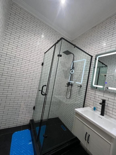 Bathroom 3, De Phantom Continental Hotel, Eti-Osa