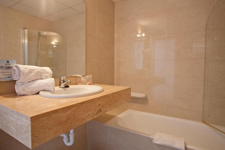 Bathroom 4, Aparthotel Playa Dorada, Baleares