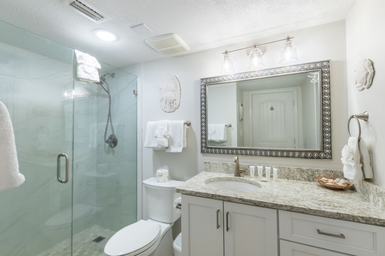 Bathroom 4, Compass Point 108, Baldwin