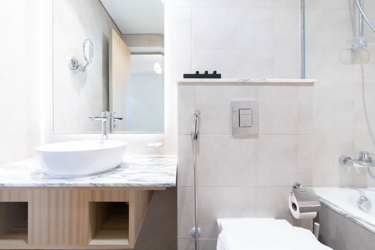 Bathroom 2, Lux BnB Paramount Midtown I Ocean View, Dubai