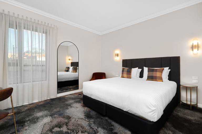 Bedroom 2, St Hugh Hotel Wagga Wagga, Wagga Wagga - Pt A