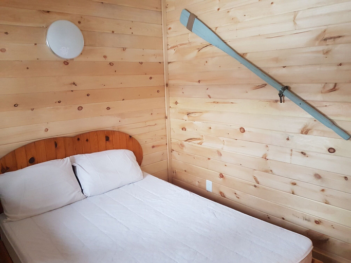 Bedroom 4, Wildwood Cottages, Peterborough