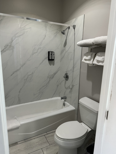 Bathroom 5, Surfside Inn Redondo Beach, Los Angeles