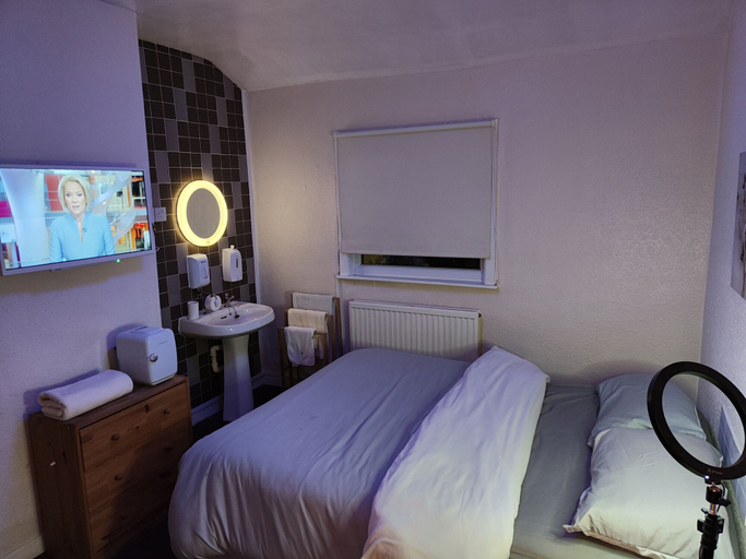 Bedroom 3, The Oddfellows Arms, Salford