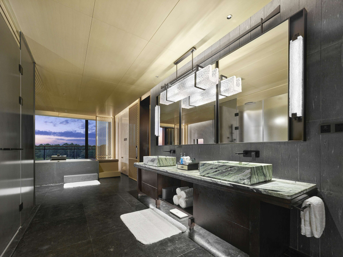 Bathroom 4, Hilton Nanjing Niushoushan, Nanjing
