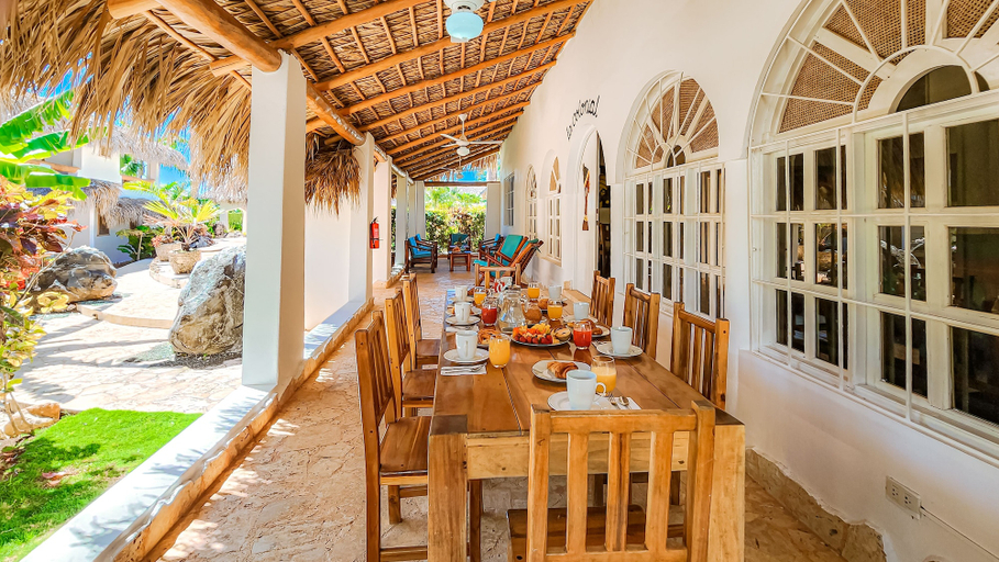 Food & Drinks 5, Paradiso del Caribe, Santa Bárbara de Samaná