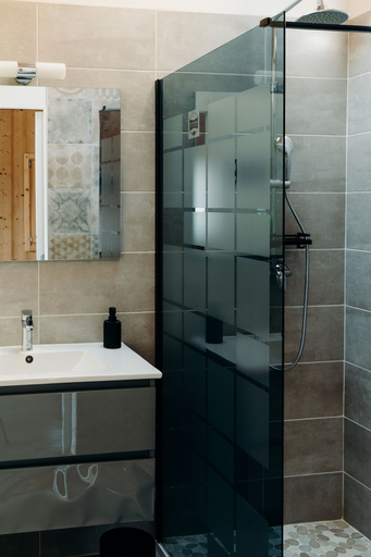 Bathroom 5, La Villa d'Hélène Chambres d’hôtes et Appartements-Cluses, Haute-Savoie