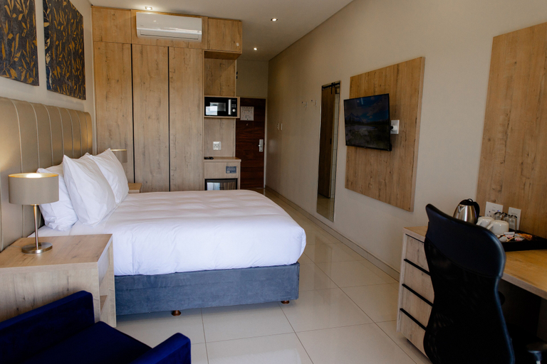 Bedroom 5, Acres Inn Klerksdorp, Dr Kenneth Kaunda