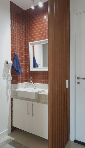 Bathroom 4, Golden Lake RJ, Arraial do Cabo